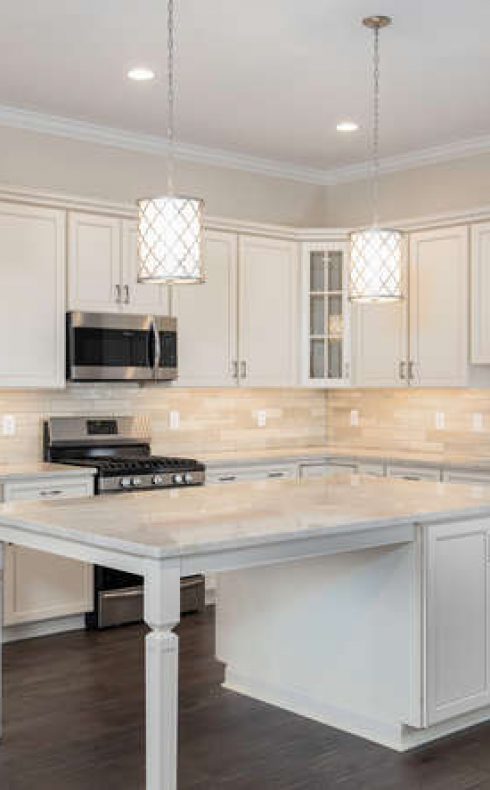 66d1f5fa1da7b80f419e8dd6_5643CreekwoodCtEEast-small-002-001-Kitchen-666x445-72dpi