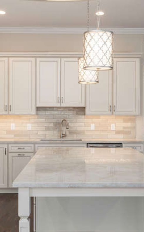 66d1f60a6ea9ac573be2c63a_5643CreekwoodCtEEast-small-004-005-Kitchen-666x445-72dpi